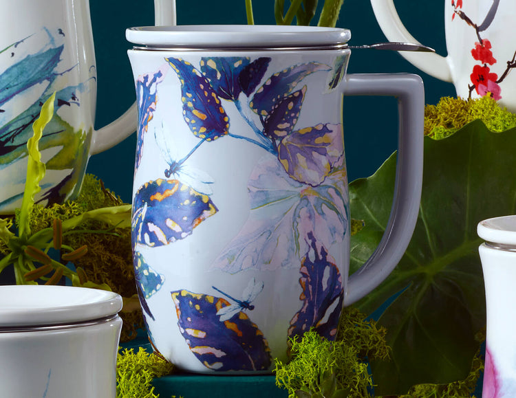 Closeup of Demoiselle Fiore Steeping Cup with lid  on amongst moss and other Fiore Cups