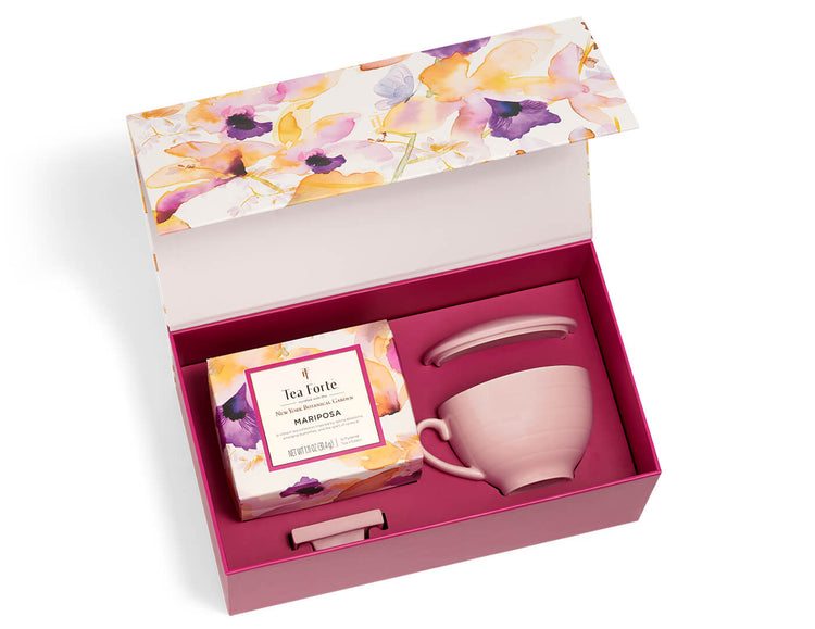 Mariposa Gift Set, lid open revealing contents