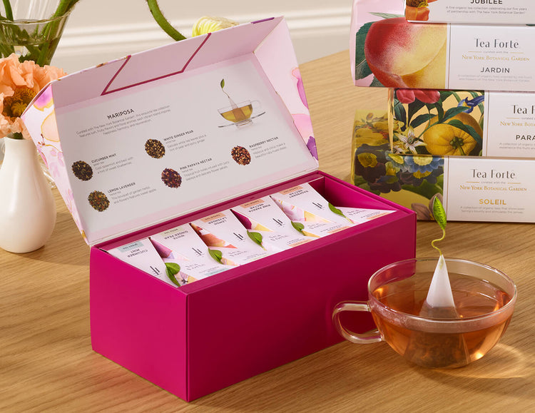 Mariposa Presentation Box, open with glass cup